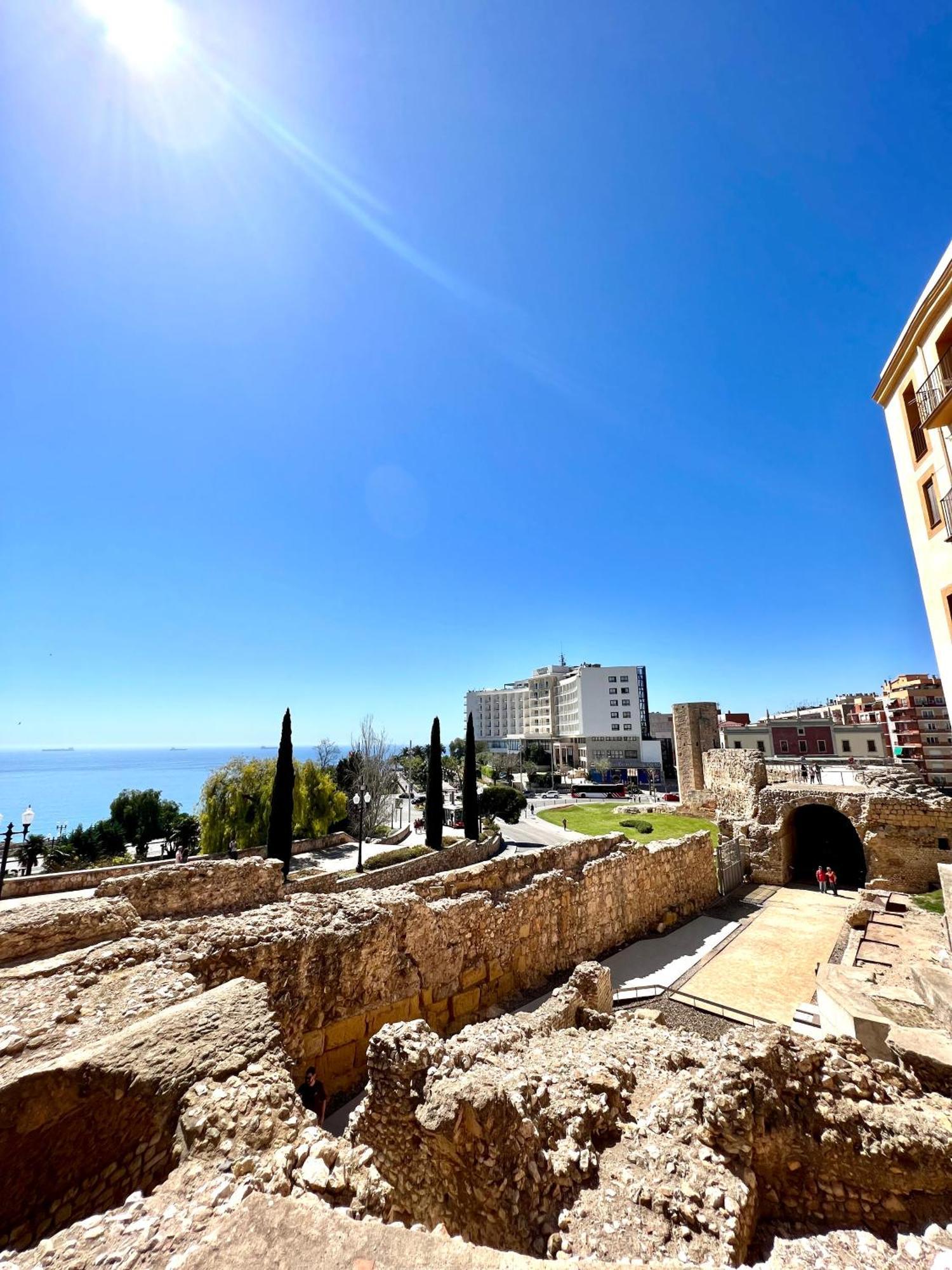 Acogedor Apartamento Enfrente De La Catedral Appartement Tarragona Buitenkant foto